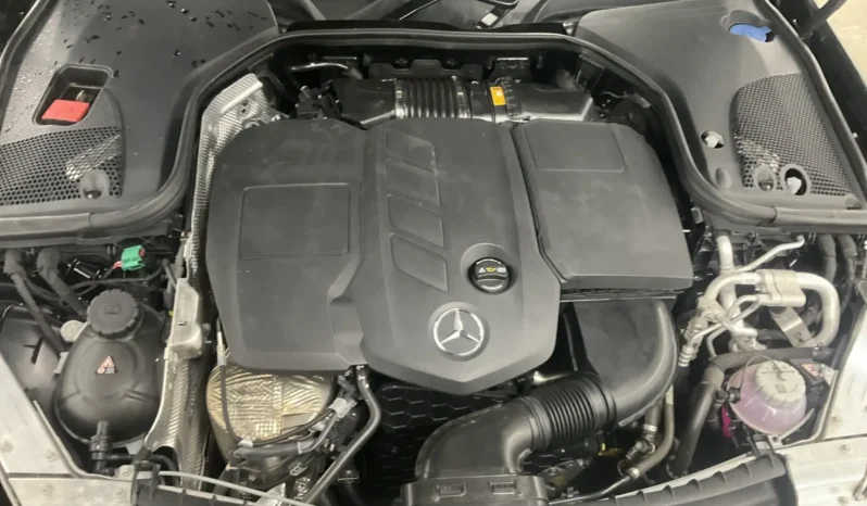 
								2021 Mercedes-Benz E300 T de AMG Line 4Matic 306hp Camera Aux Heater full									