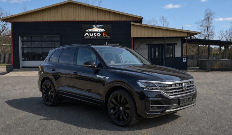 
								2019 Volkswagen Touareg 3.0 V6 TDI R-Line 4Motion Suzuka NightVision HeadUp full									