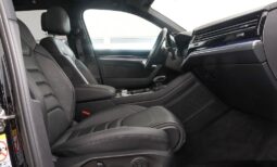 
										2019 Volkswagen Touareg 3.0 V6 TDI R-Line 4Motion Suzuka NightVision HeadUp full									